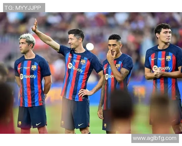 赛后复盘分析LNG与FPX对决中的节奏变化与战术执行