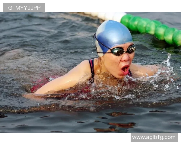 游泳对身体健康的多重益处及其促进心理和生理平衡的作用分析