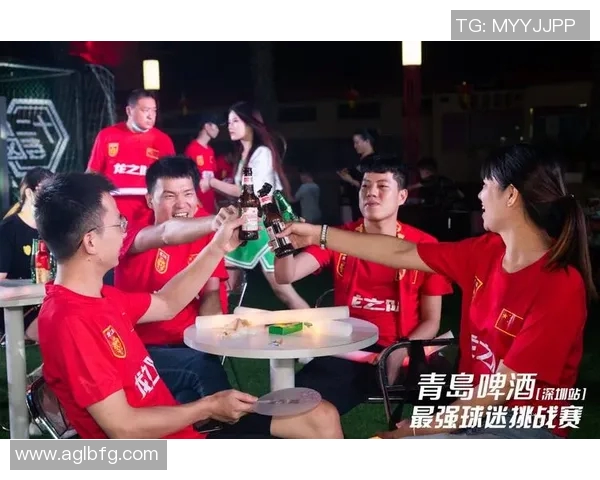 万达门口足球明星闪耀登场引发球迷热情狂欢盛宴